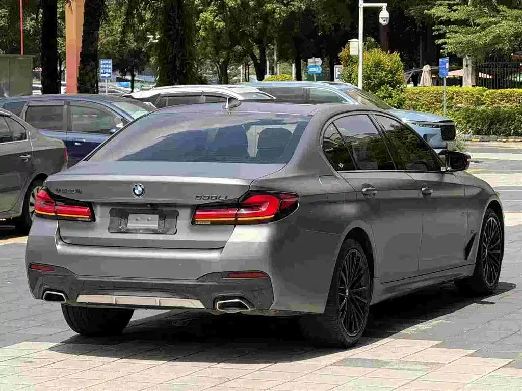 BMW 5 Series — миниатюра 3