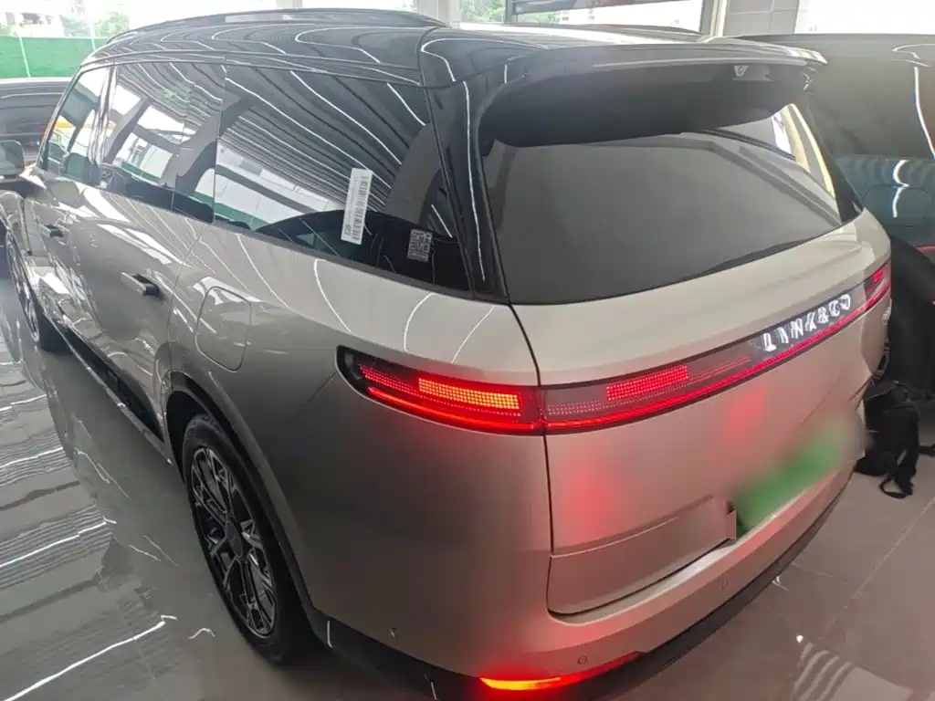 Lynk & Co 900 — миниатюра 5