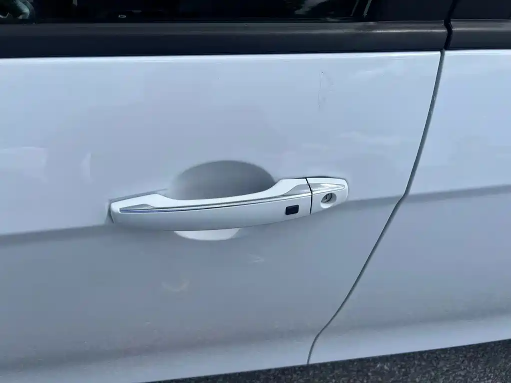 Geely Emgrand — миниатюра 10