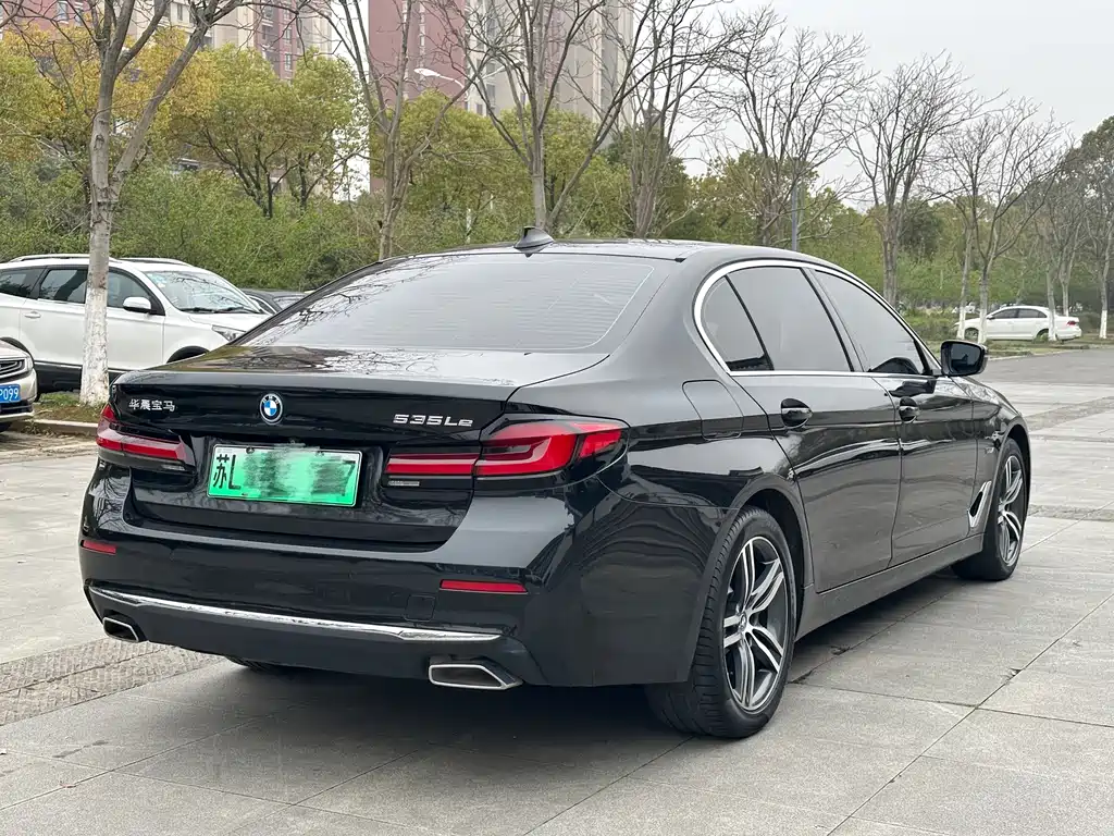 BMW 5 Series New Energy - фото 5