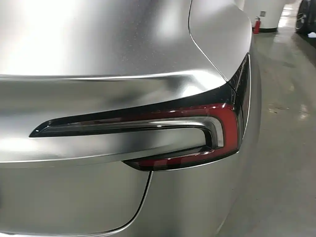 Tesla Model 3 — миниатюра 8