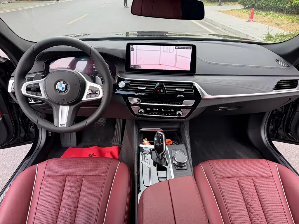 BMW 5 Series — миниатюра 14