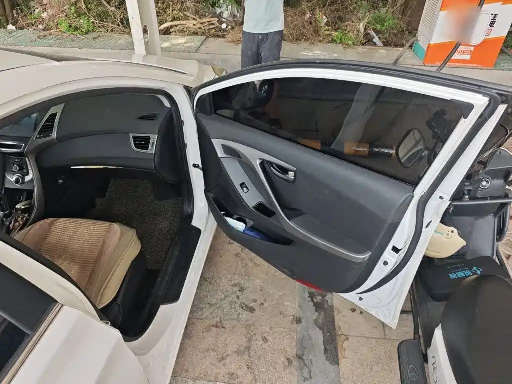 Hyundai Elantra Langdong — миниатюра 19