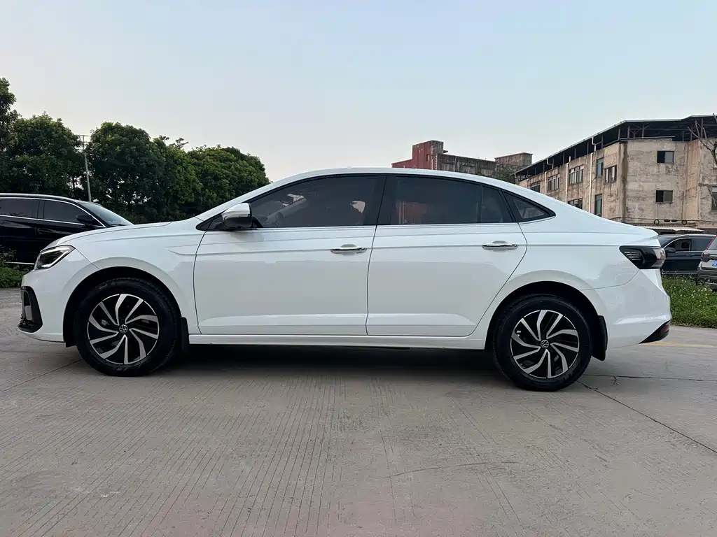 Volkswagen Lavida — миниатюра 4