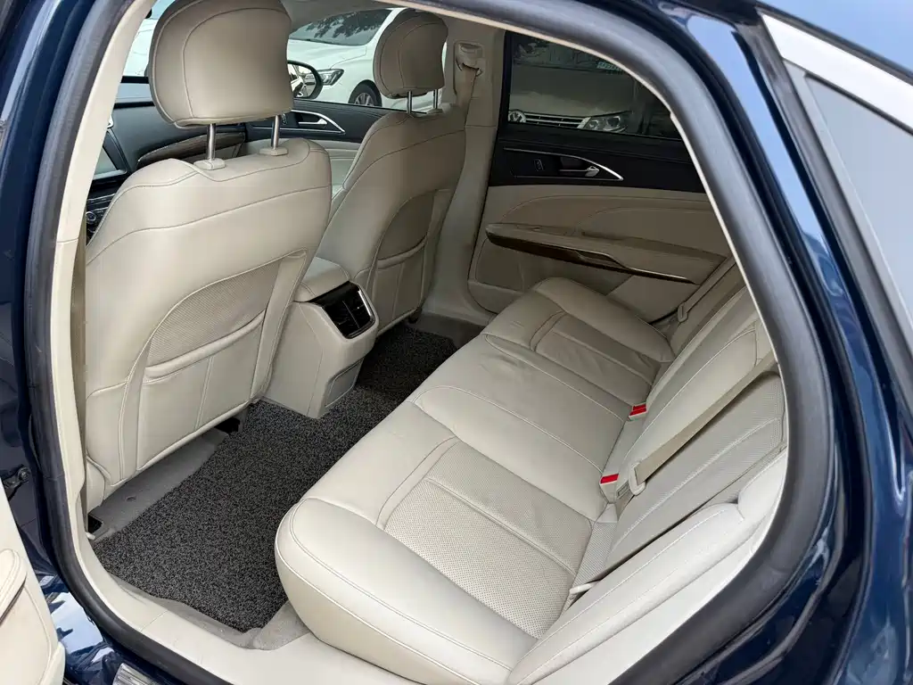 Ford Taurus — миниатюра 5