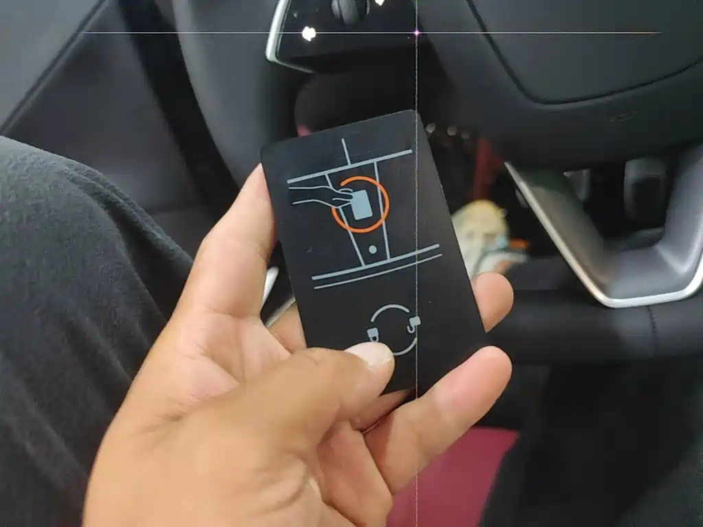 Tesla Model 3 — миниатюра 9