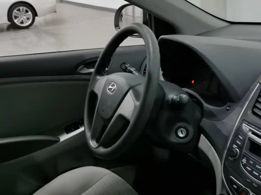 Hyundai Verna — миниатюра 22