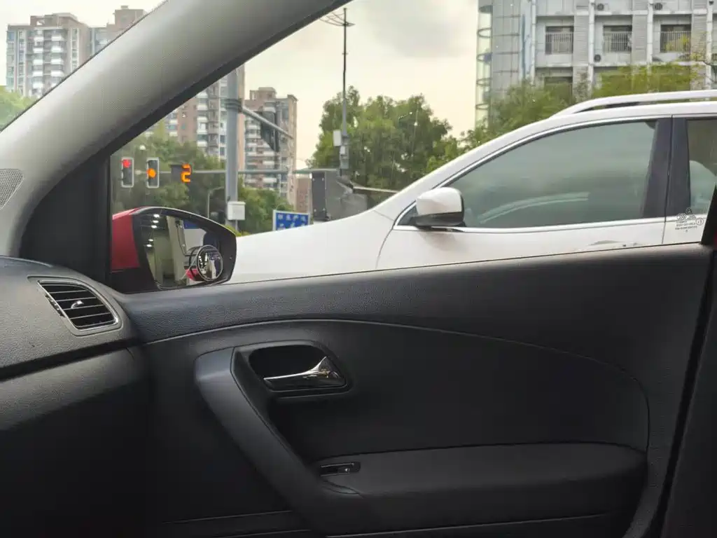 Volkswagen Polo — миниатюра 7