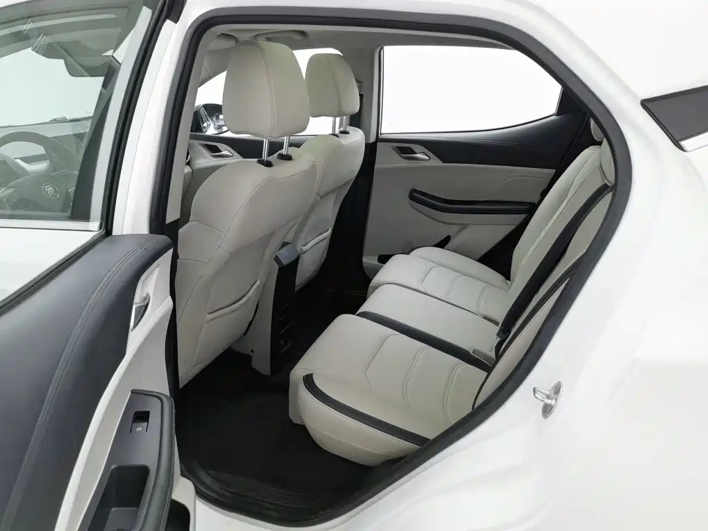 BYD Yuan Pro — миниатюра 15