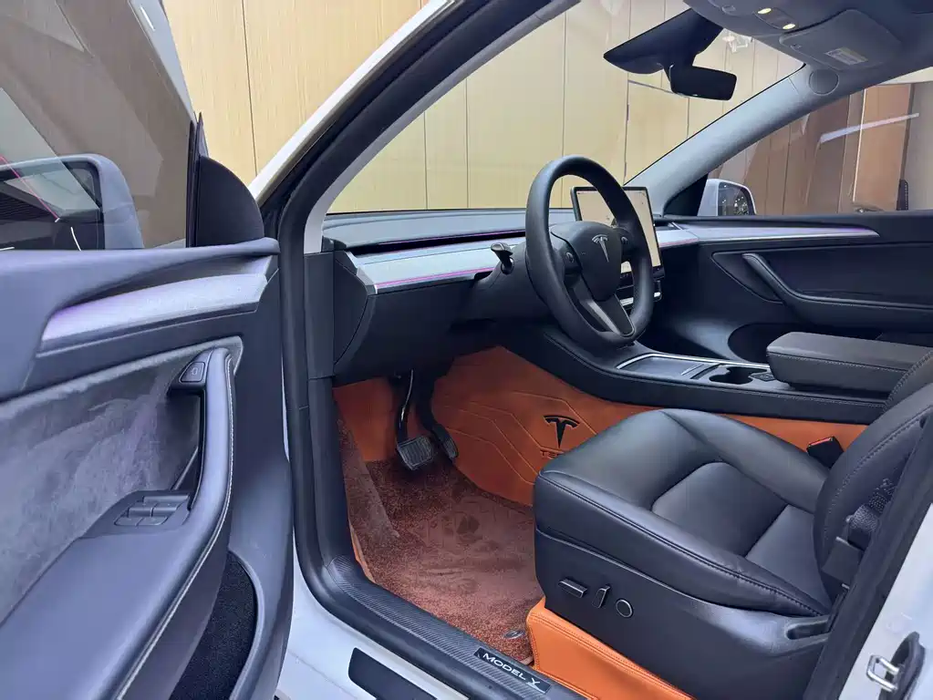 Tesla Model Y — миниатюра 4