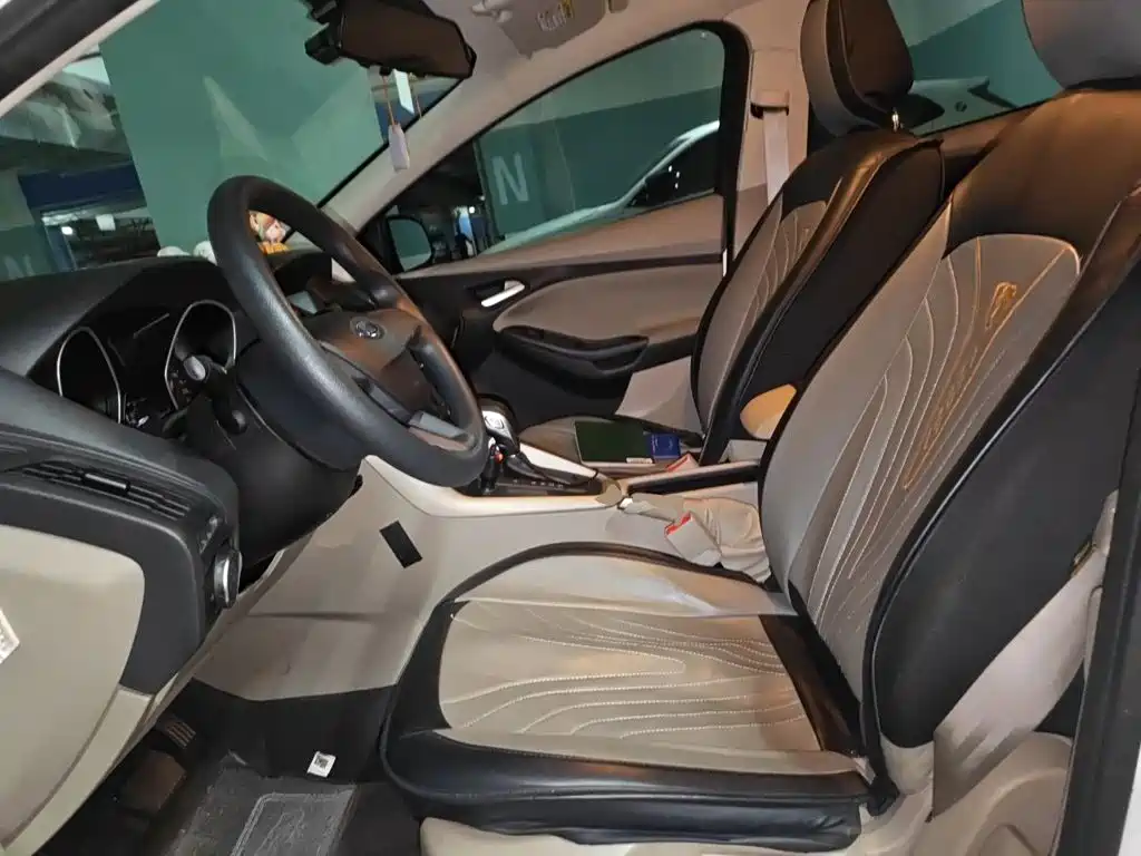 Ford Focus — миниатюра 11