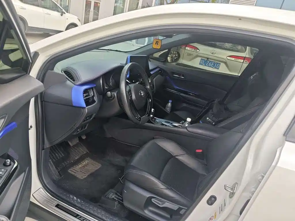 Toyota IZOA — миниатюра 4