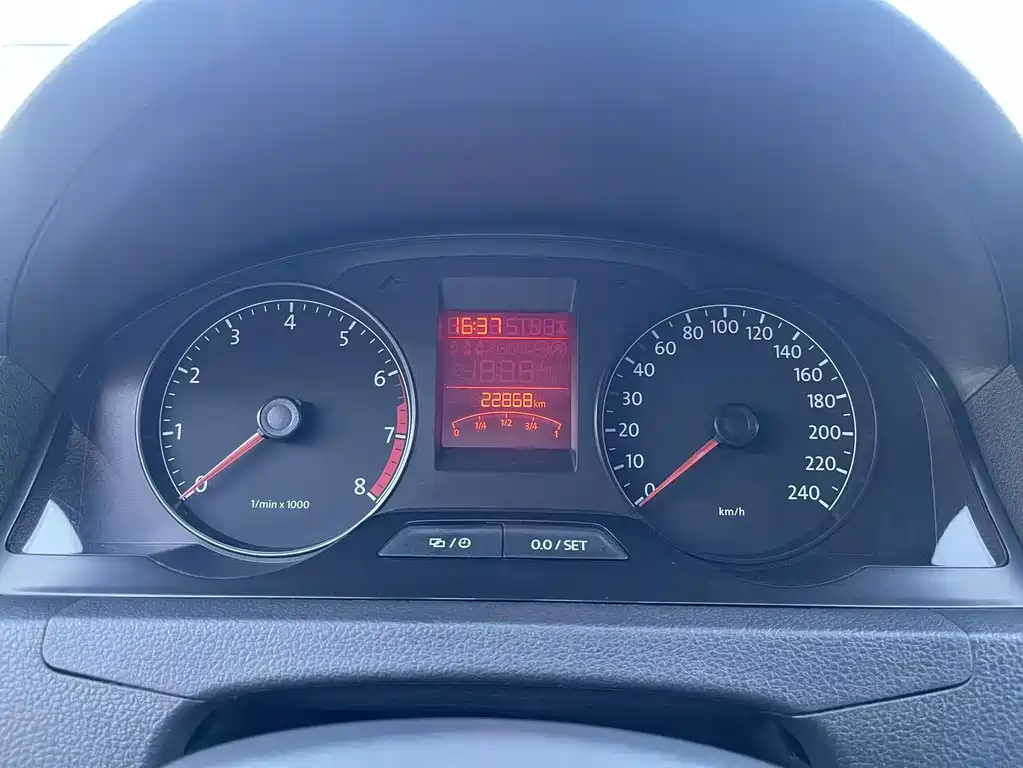 Volkswagen Santana — миниатюра 18