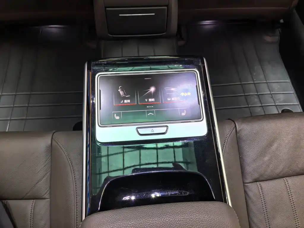Audi A8 — миниатюра 16