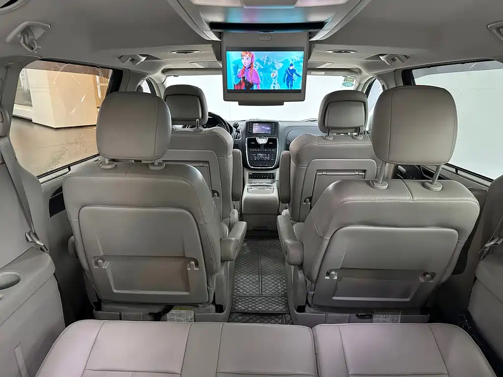 Chrysler Grand Voyager (Import) — миниатюра 22