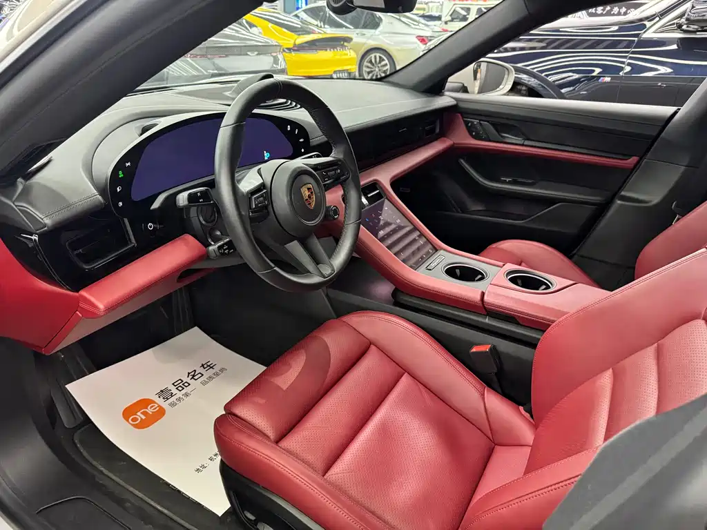 Porsche Taycan — миниатюра 6