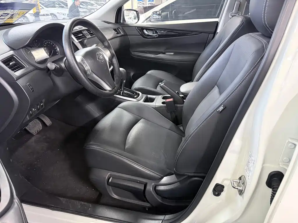 Nissan Tiida — миниатюра 8