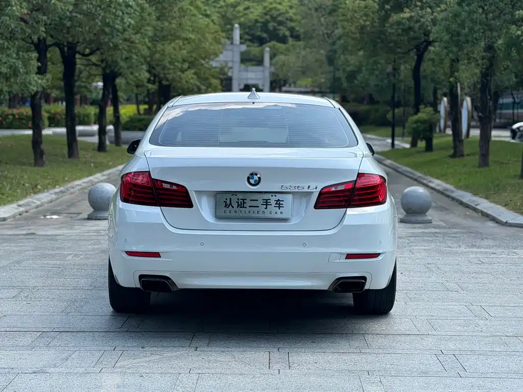 BMW 5 Series — миниатюра 4