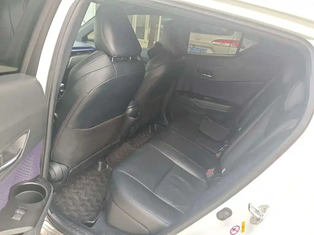 Toyota IZOA — миниатюра 5