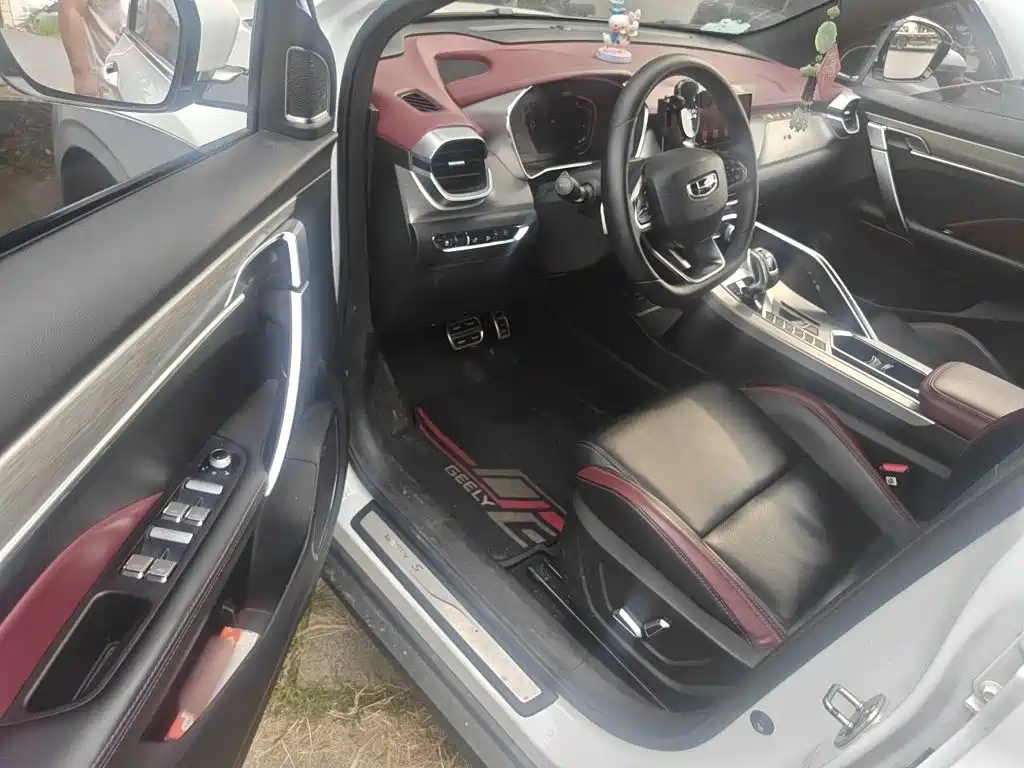 Geely Binyue — миниатюра 13