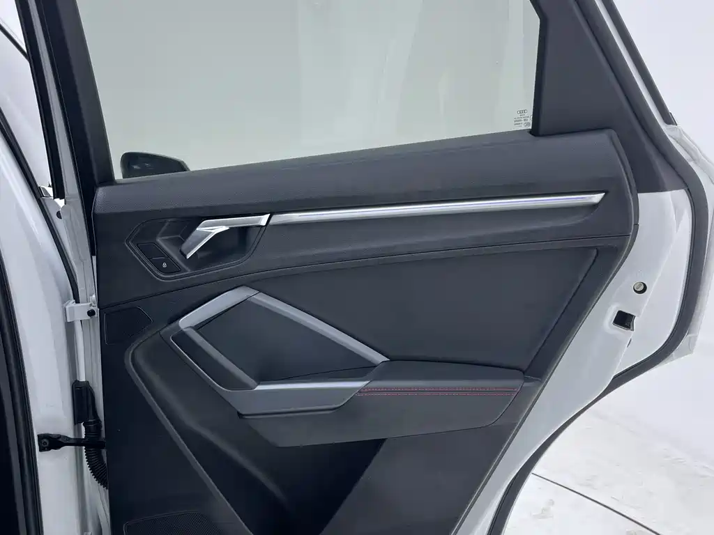 Audi Q3 — миниатюра 13