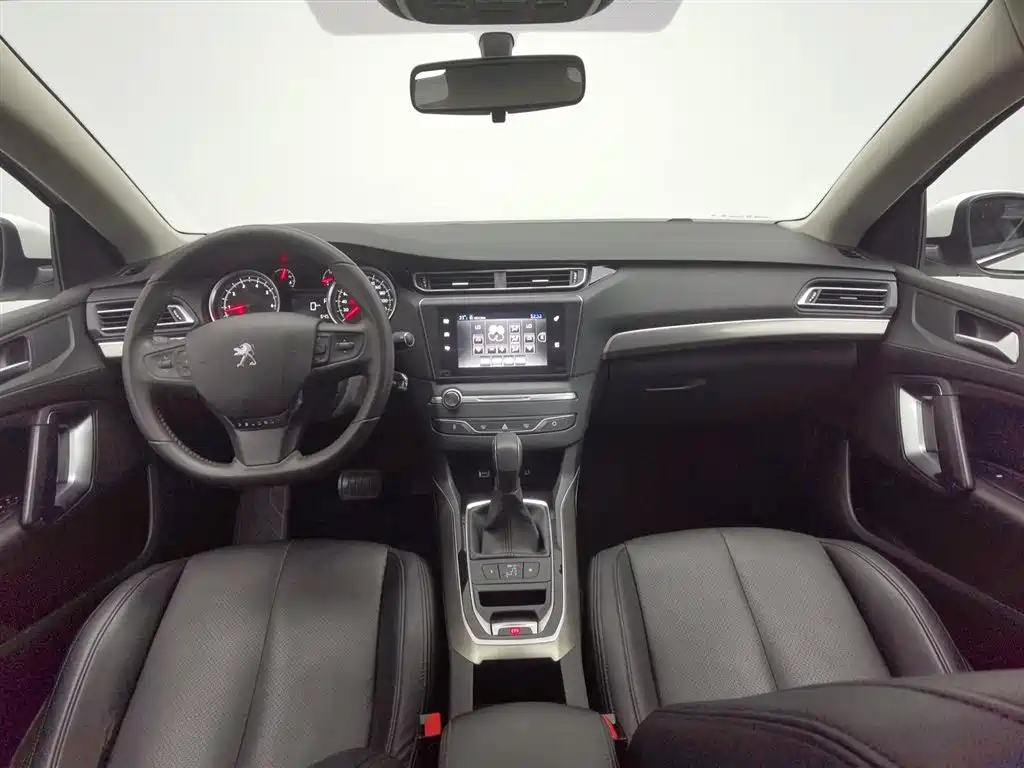 Peugeot 408 2016 1.6T AT Luxury