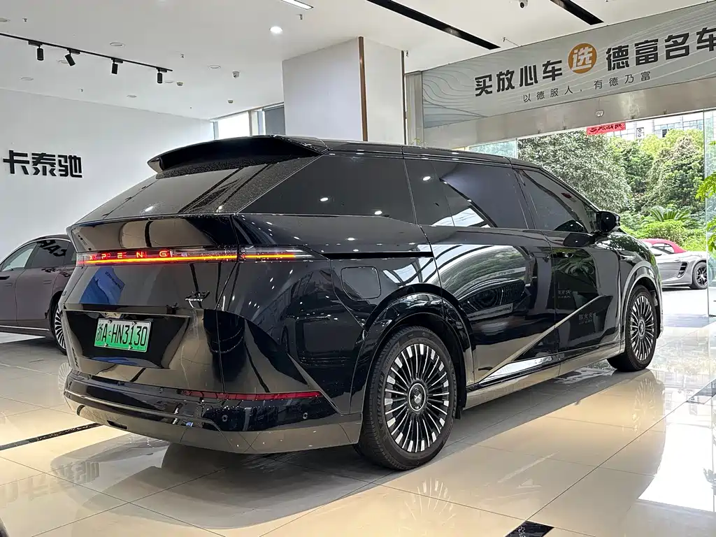 XPeng X9 — миниатюра 9