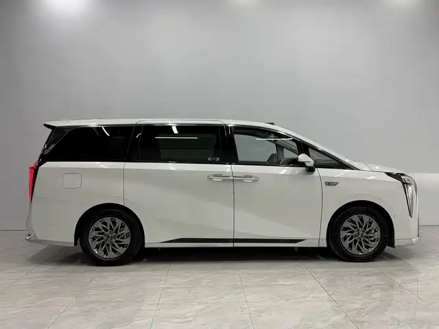 GAC TRUMPCHI YEARNING FOR M8