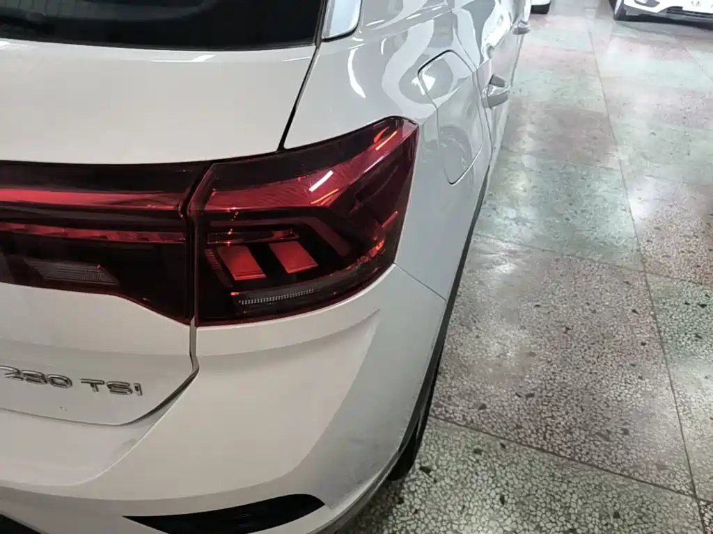Volkswagen T-Roc — миниатюра 8