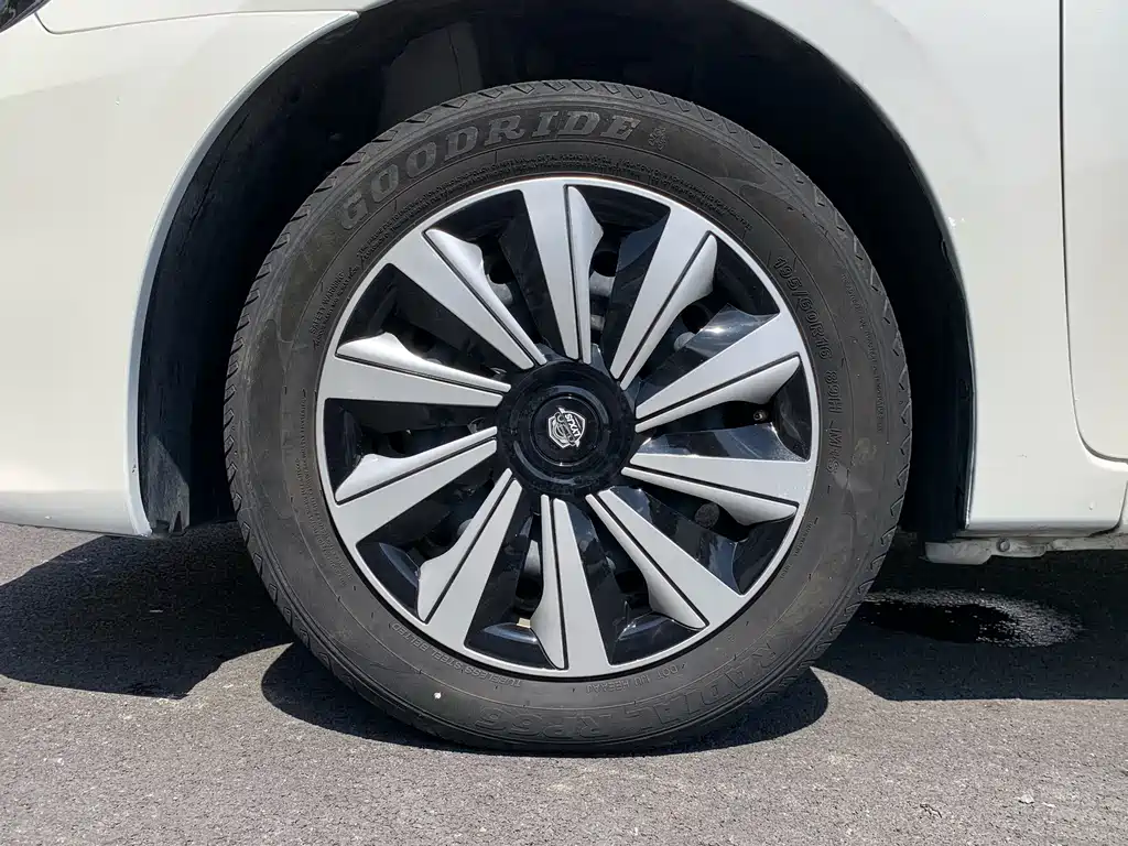 Nissan Sylphy — миниатюра 8