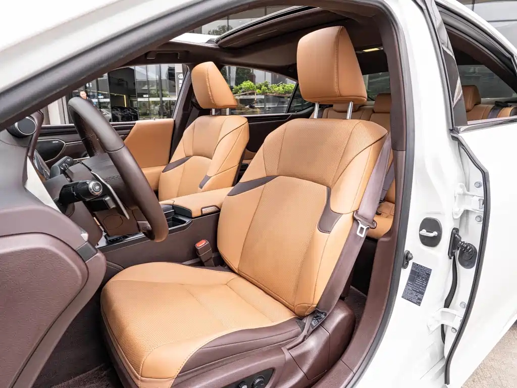 Lexus ES — миниатюра 11