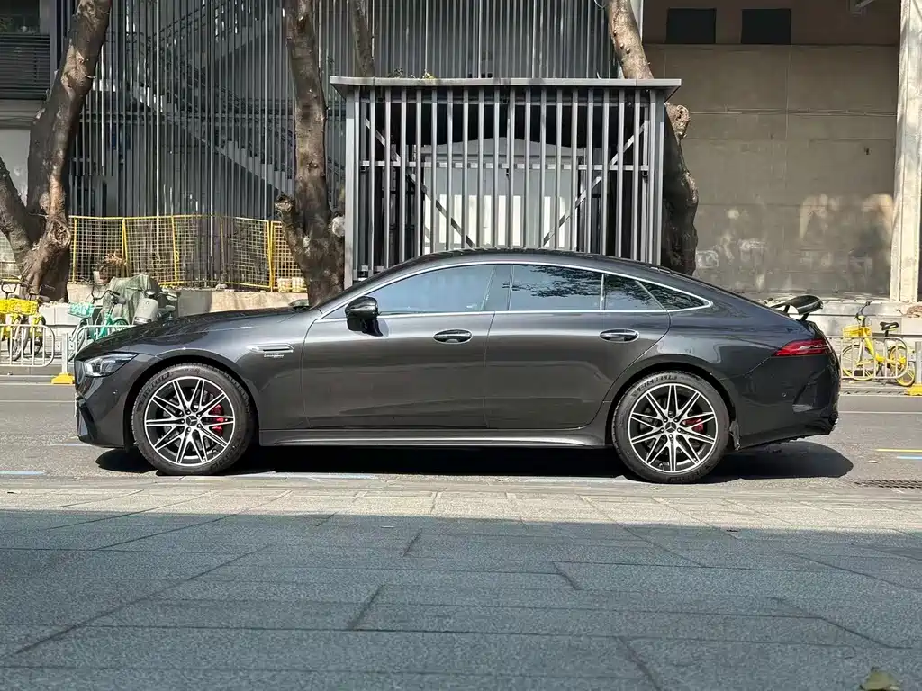 MERCEDES-BENZ AMG GT