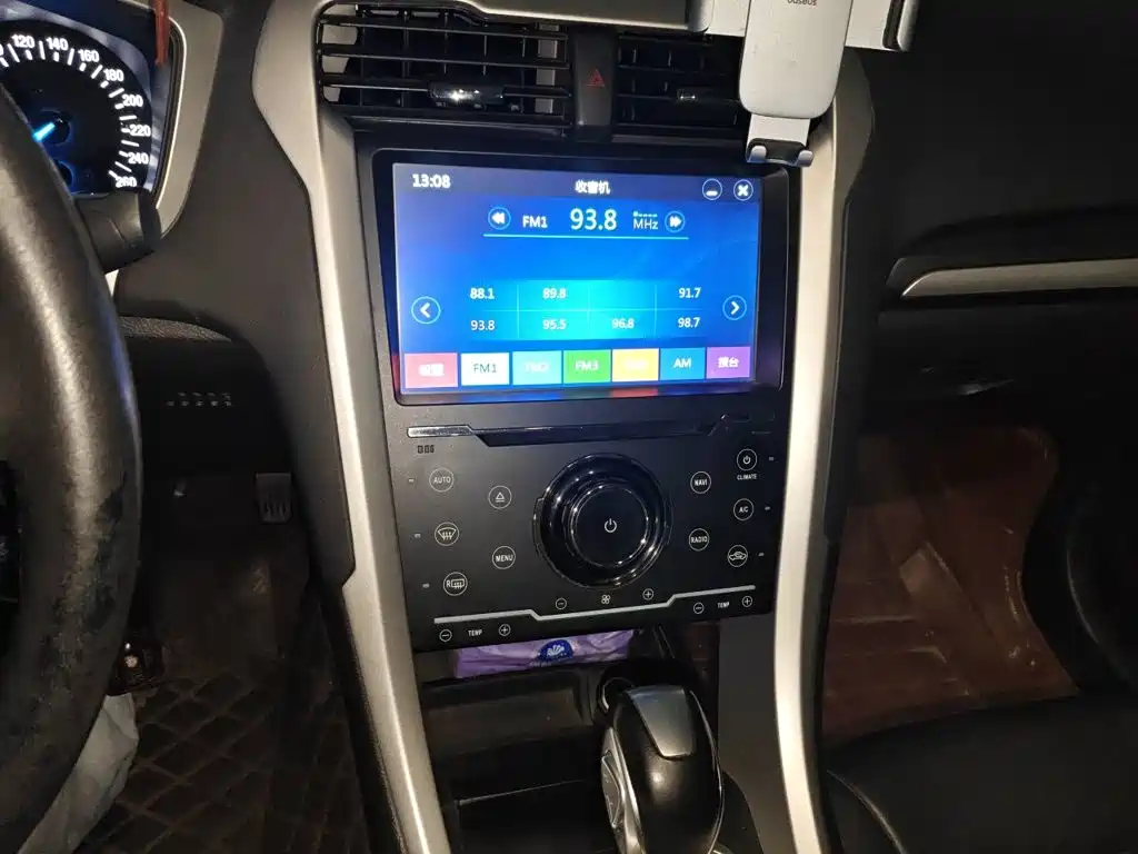 Ford Mondeo — миниатюра 14