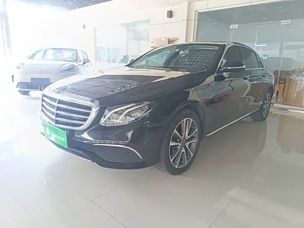 Mercedes-Benz E-Class — миниатюра 2