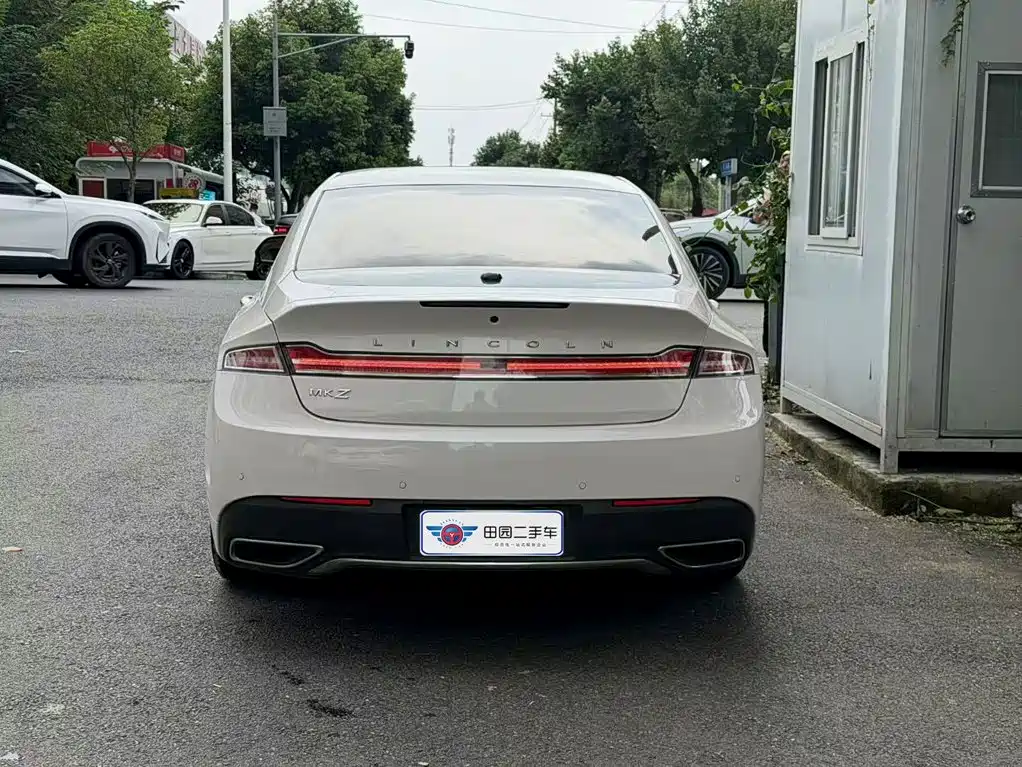 Lincoln MKZ — миниатюра 5