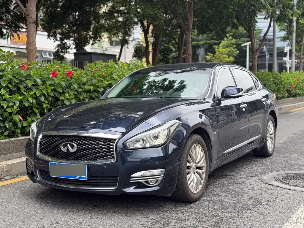 Infiniti Q70 2018