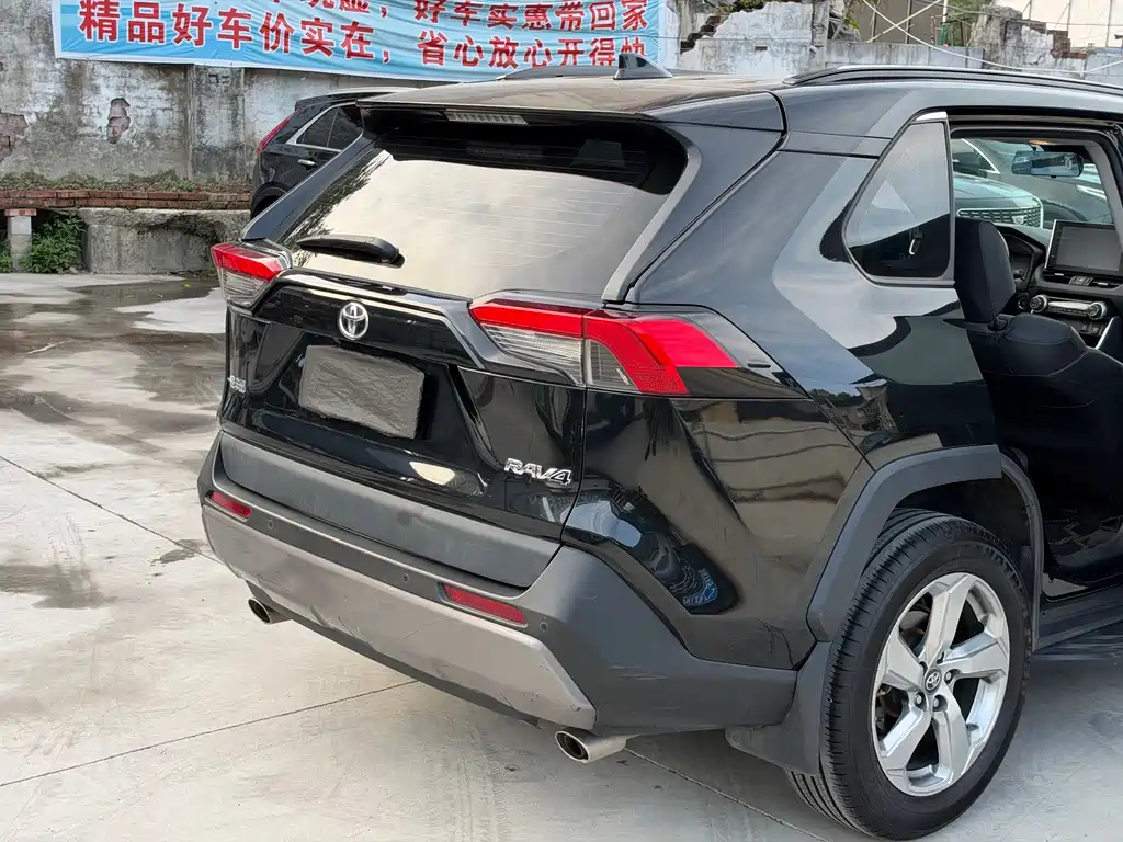 Toyota RAV4 — миниатюра 19