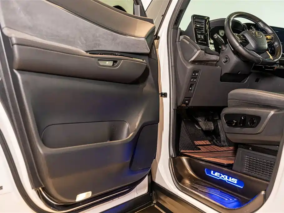 Lexus LM 350h 7-seat Elegant Elegant Edition, фото 6