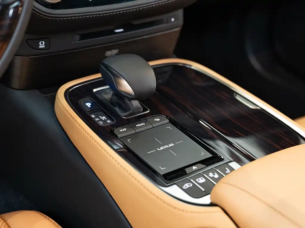 Lexus LS — миниатюра 15