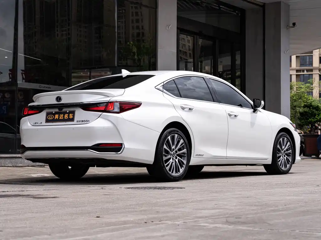 Lexus ES — миниатюра 3