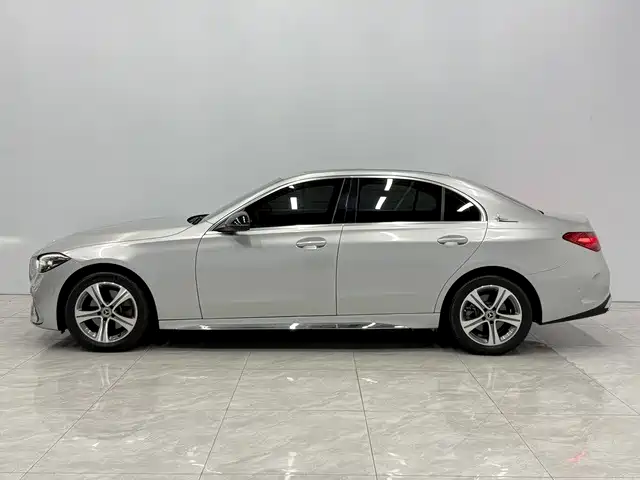 Mercedes-Benz C-Class — миниатюра 2
