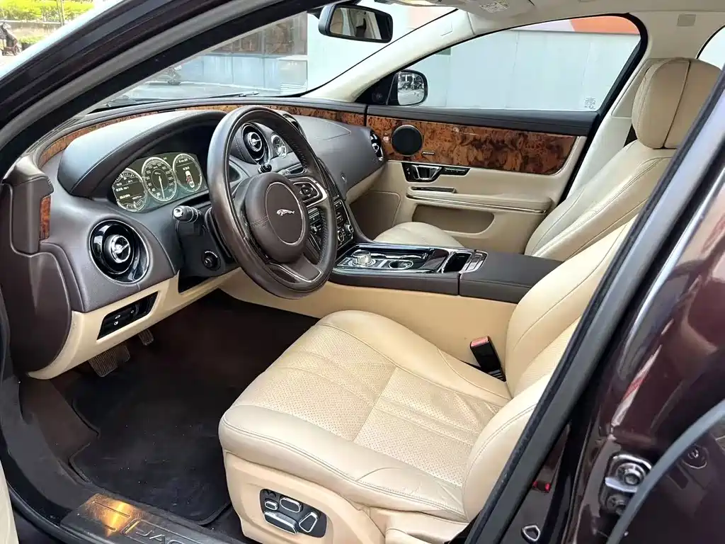 Jaguar XJ — миниатюра 4