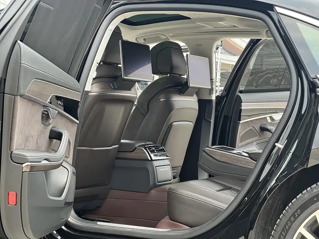 Audi A8 2023 A8L 55 TFSI quattro Flagship