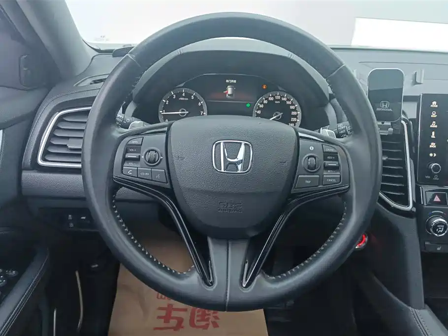 HONDA UR V