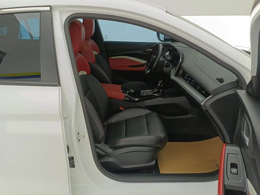 MG MG5 1.5 л 2024 г. Белый, пробег 20500 км