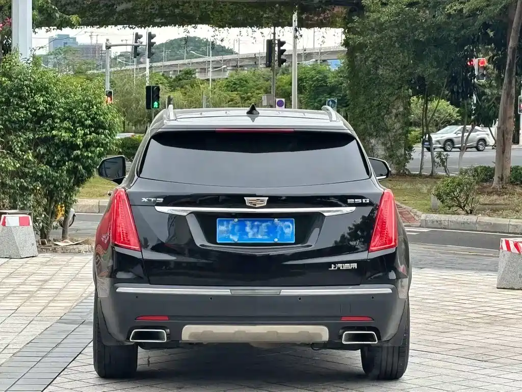 CADILLAC XT5