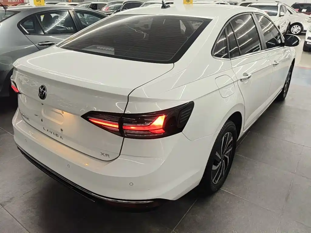 Volkswagen Lavida — миниатюра 7