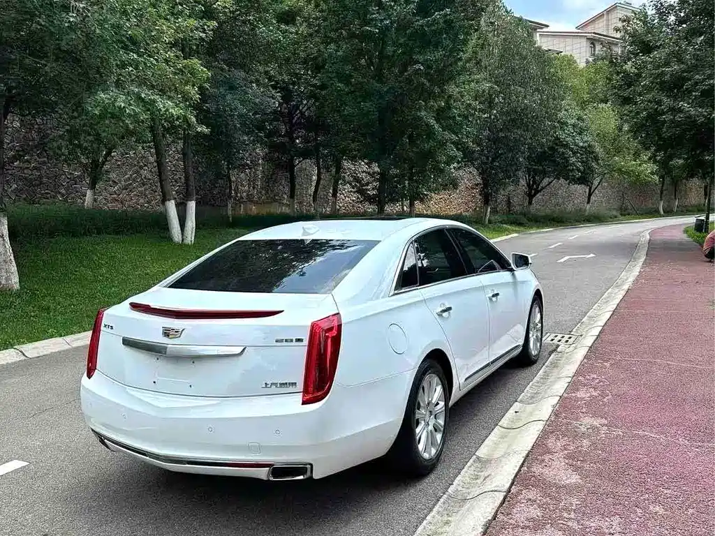 Cadillac XTS — миниатюра 7