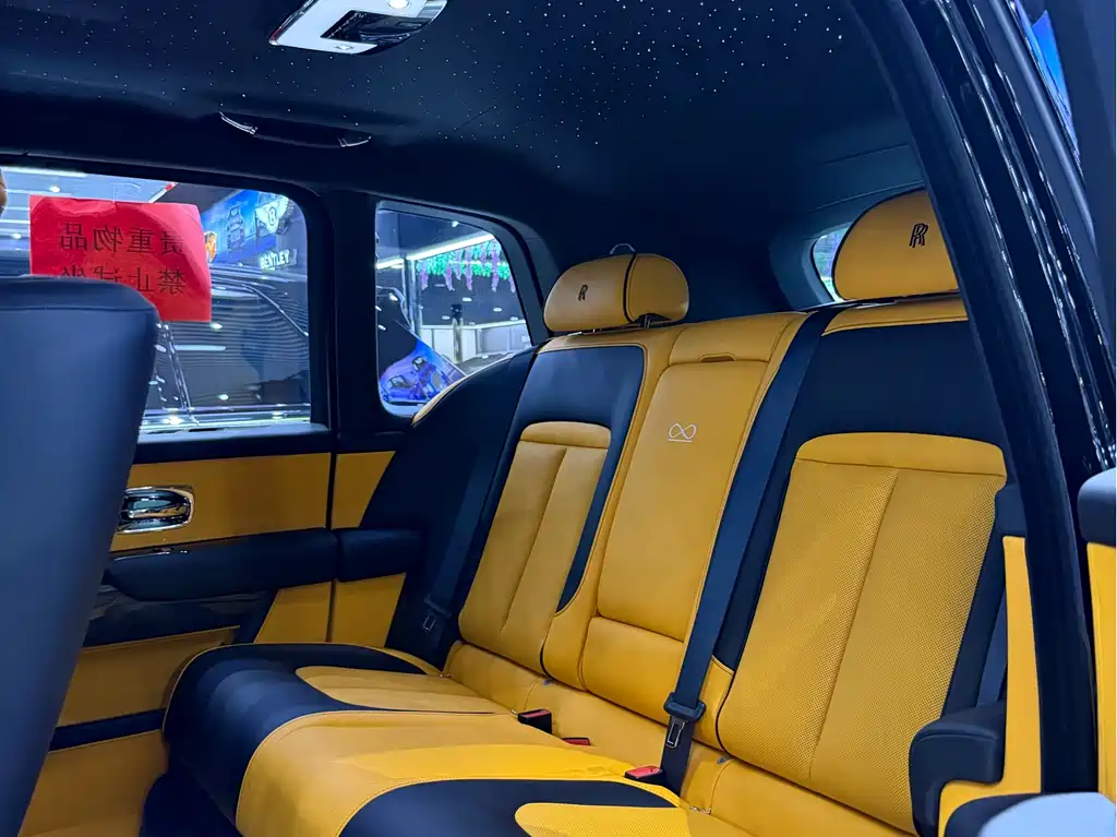 Rolls-Royce Cullinan 2025 Black Badge