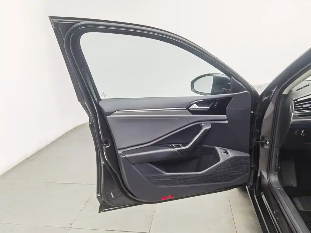 Volkswagen Sagitar — миниатюра 8